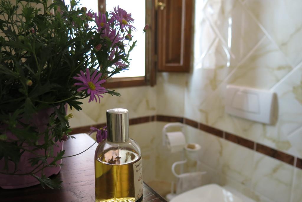 Atelier Della Castellina - Self Check In Apartamento Imola Quarto foto